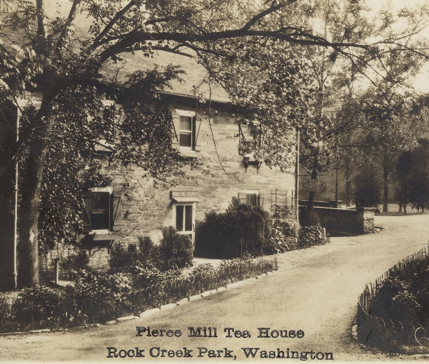 Old postcard of Peirce Mll